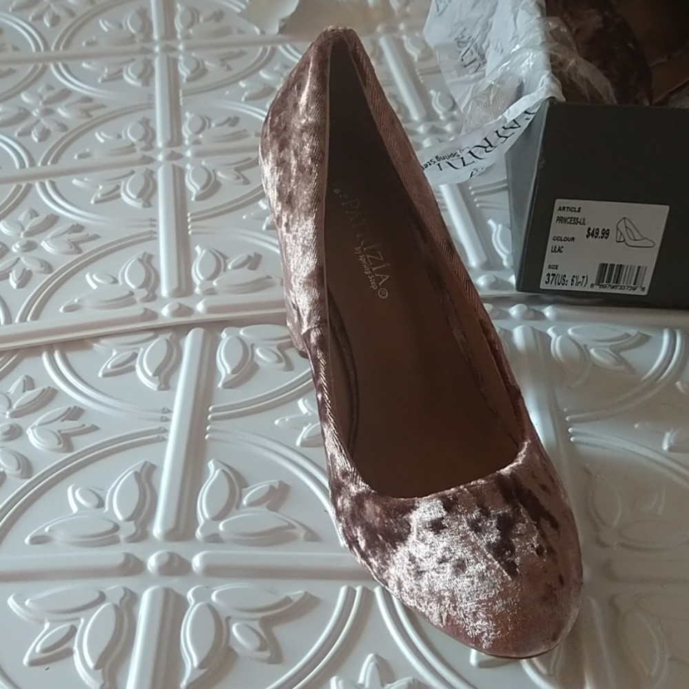 Shoes - Picture 3 of 4